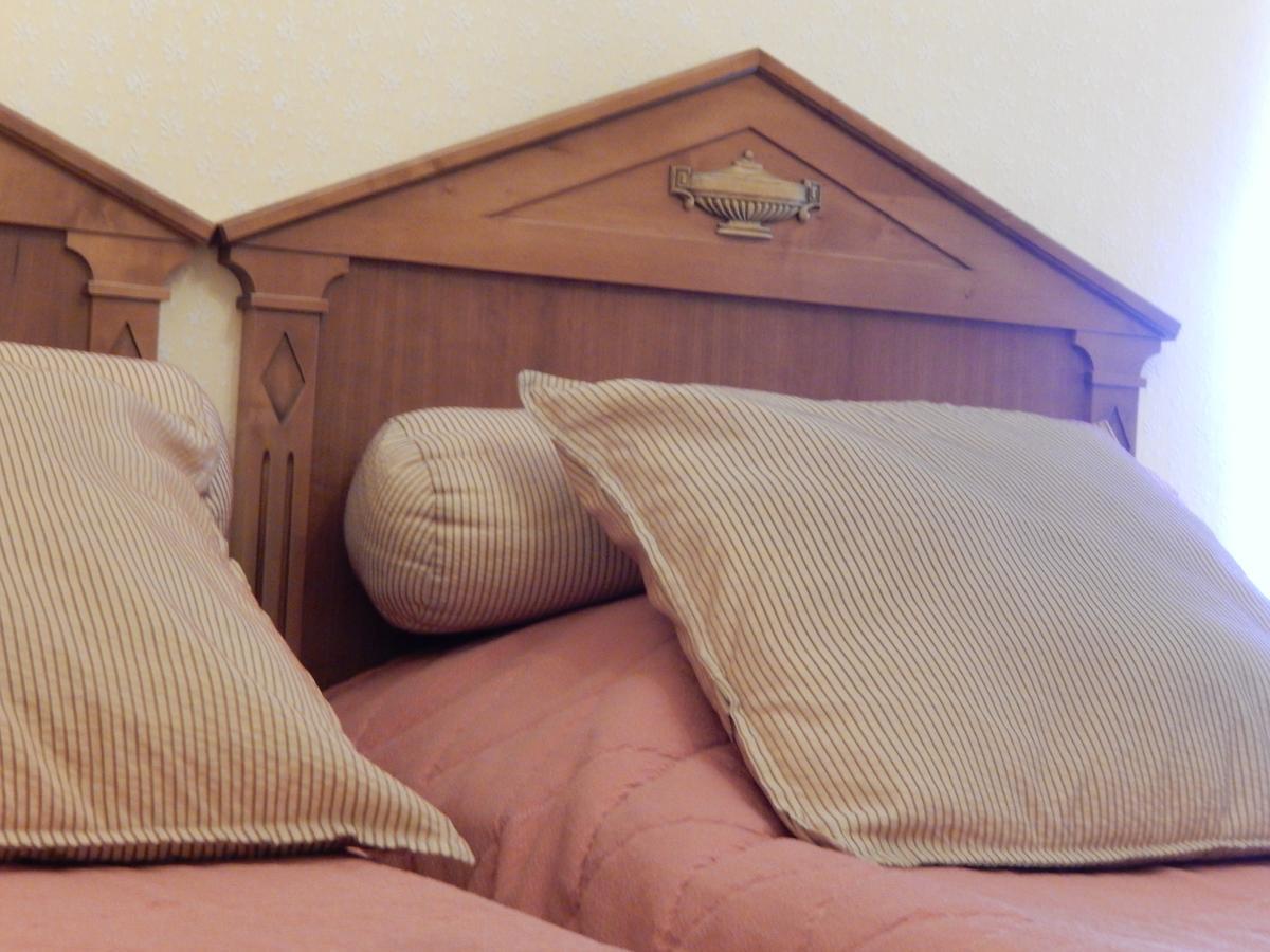 Corbeny Logis Hotel & Restaurant Du Chemin Des Dames מראה חיצוני תמונה